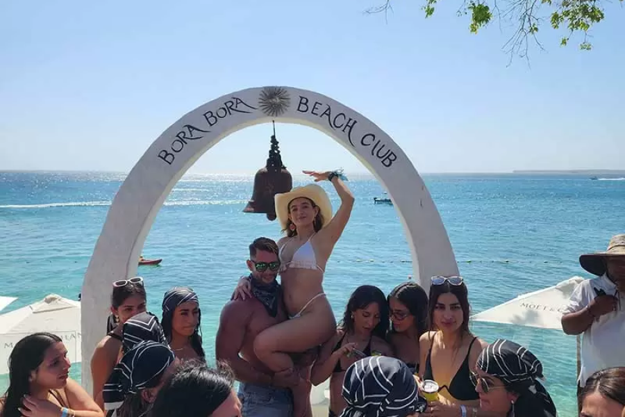 Bora Bora Cartagena Beach Club – Includes Lunch, Drink, and Hotel Pickup & Drop-off