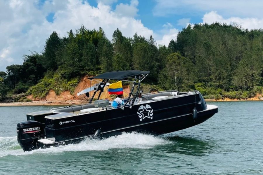 Private Boat Rental: Explore Guatapé in Style – Medellin – GBL 4